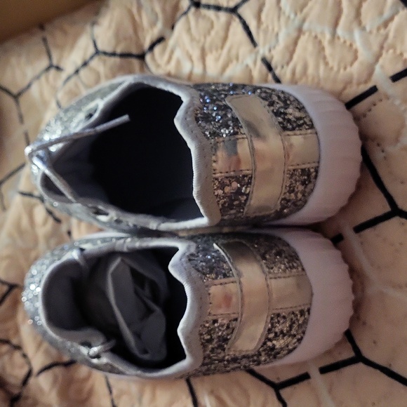 Forever Link Remy Sneaker - Picture 2 of 3